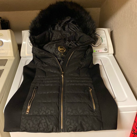 Michael Kors Leopard Print vest with faux fur trim Hood - Picture 6 of 14